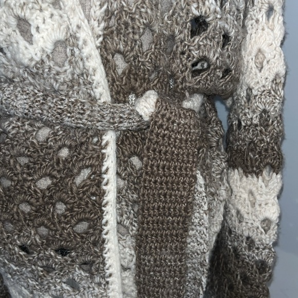 Handmade crochet cardigan w/exaggerated collar.  Light brown w/balloon sleeves - Picture 3 of 5